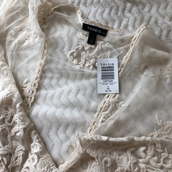 Torrid Women’s Plus Size Ivory Mesh Embroidered Duster Kimono - Picture 12 of 14